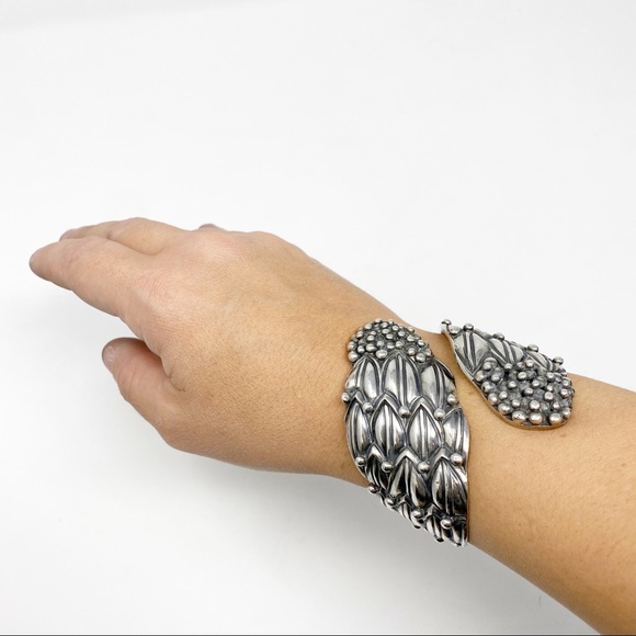 Margot de Taxco cornflower clamper Bracelet 5316 - Picture 13 of 13